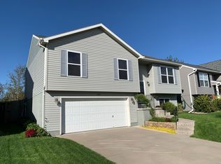 19506 V St, Omaha, NE 68135