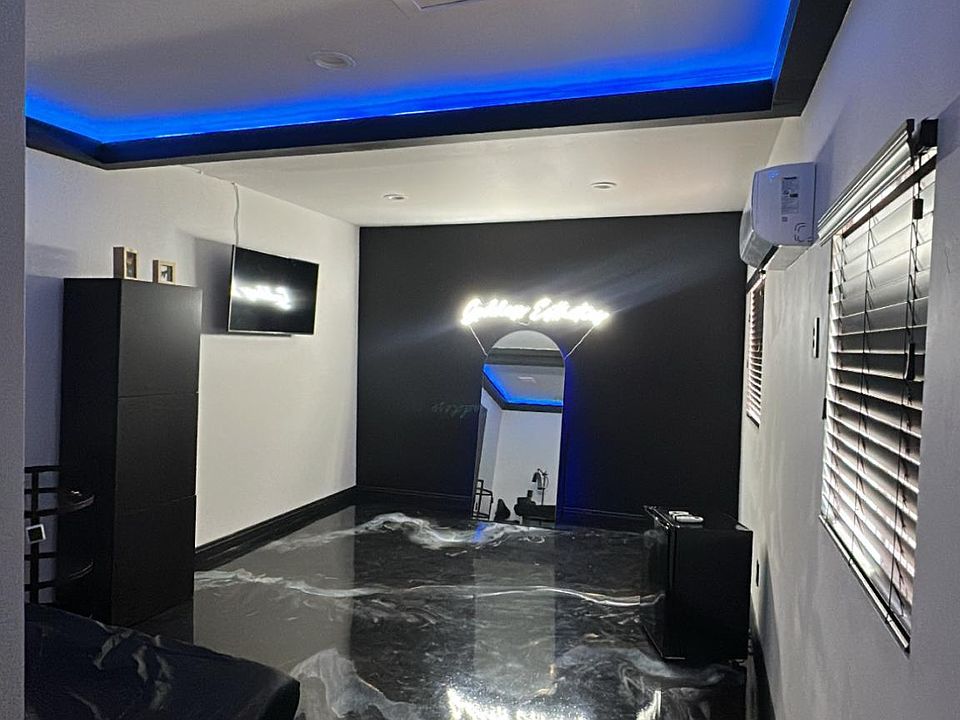 2nd image of 4443 S Cherry Hollow Cir