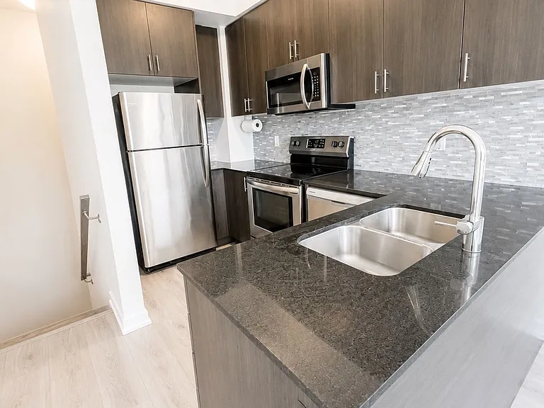 51 Florence St #9 — Photo 7