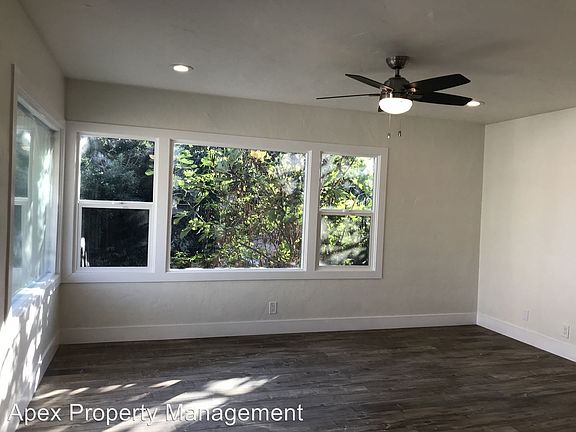 3rd image of 2429-B Cedar Ave