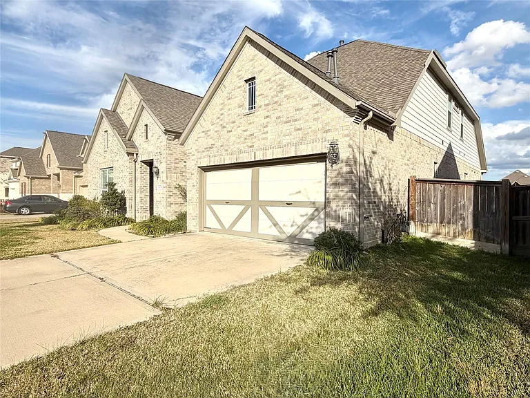 6610 Lake Oasis Dr — Photo 3