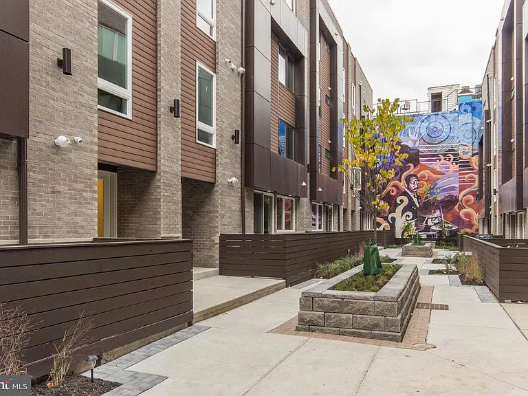 716 S Sartain St #2 — Photo 39