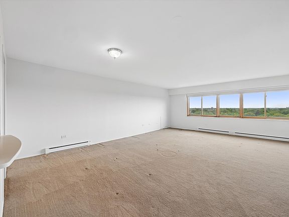 5th image of 141 N La Grange Rd APT 903