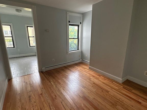 3rd image of 144 Bowers St APT 8
