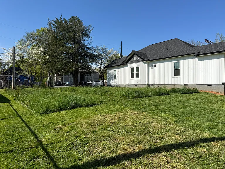 2114 Keith Ave — Photo 4