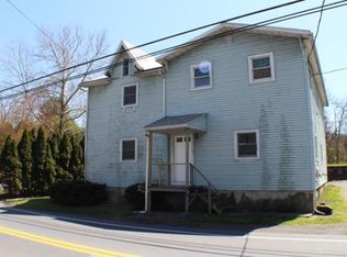 1372 E Main St #2F, Douglassville, PA 19518