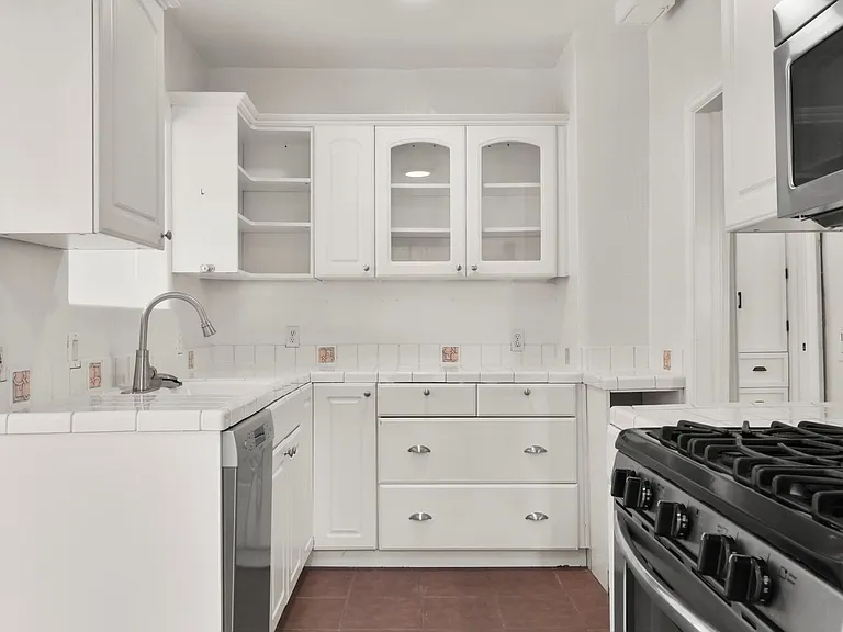4740 W Mountain View Dr — Photo 12