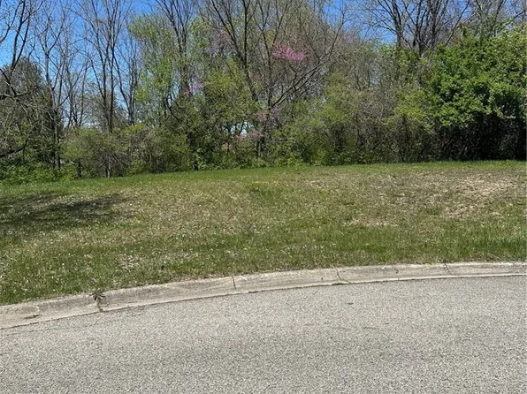 2439 Greystone Ln, Springfield, OH 45503