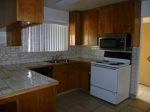 2nd image of 2809 Symphony Ct