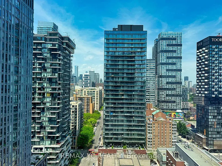 100 Queen St E #2515 — Photo 20