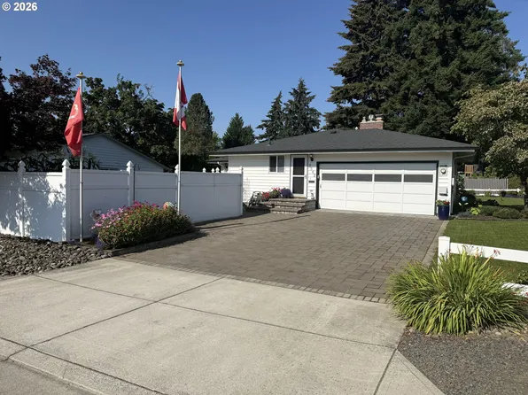 3562 SE Cedar St, Hillsboro, OR 97123
