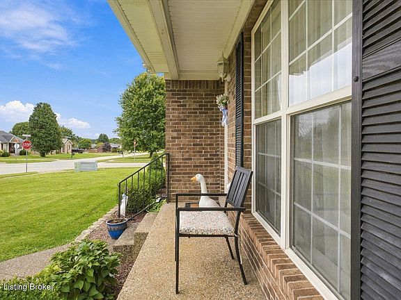 5th image of 375 Forest Ridge Dr