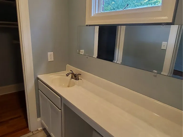 1015 Brook St — Photo 18