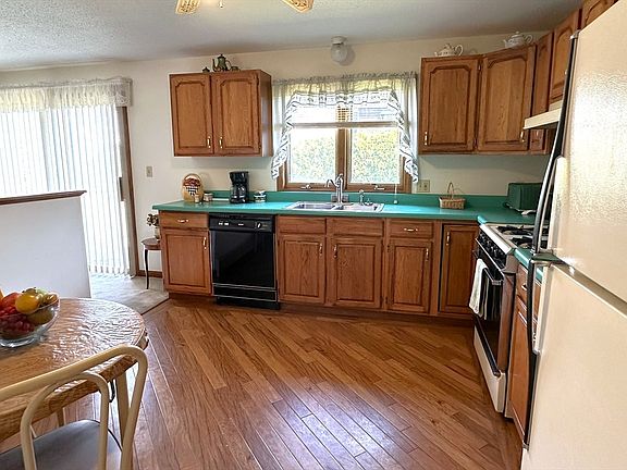 2nd image of 175 College Park Rd