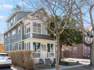 427 Lloyd Ave, Providence, RI 02906
