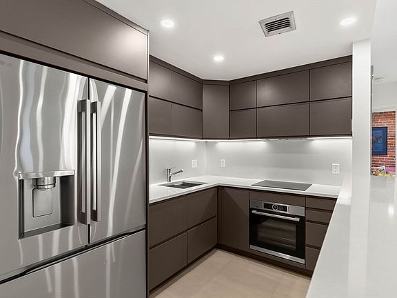 2nd image of 84 Gainsborough St Unit 303W