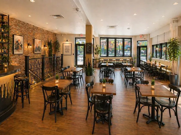 3404 N Clark St, Chicago, IL 60657