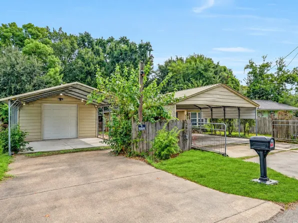 4221 Darby St, Bacliff, TX 77518