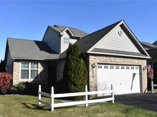 3038 Harvest Ct, Center Valley, PA 18034