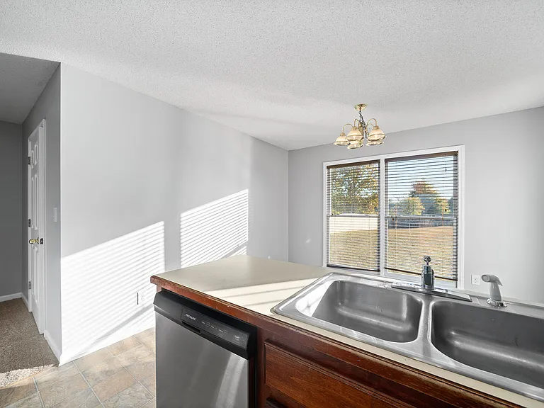 3737 Heather Dr — Photo 13