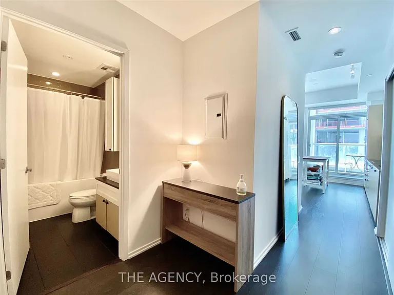 783 Bathurst St #718 — Photo 16