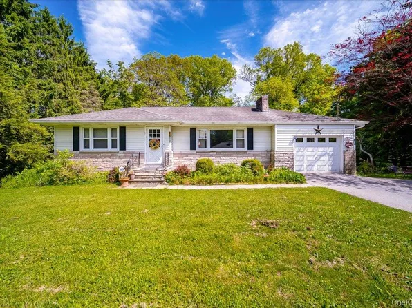 26 Russell Road, Wappingers Falls, NY 12590