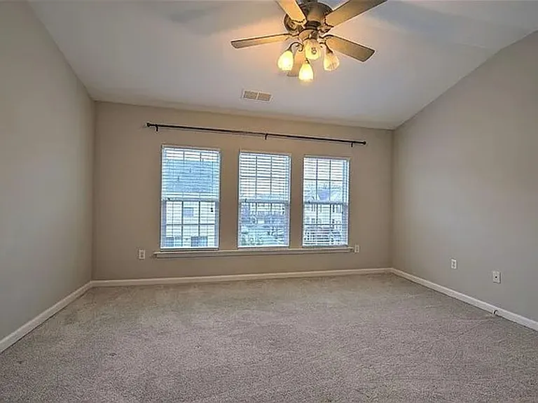 11 Annacey Pl — Photo 15