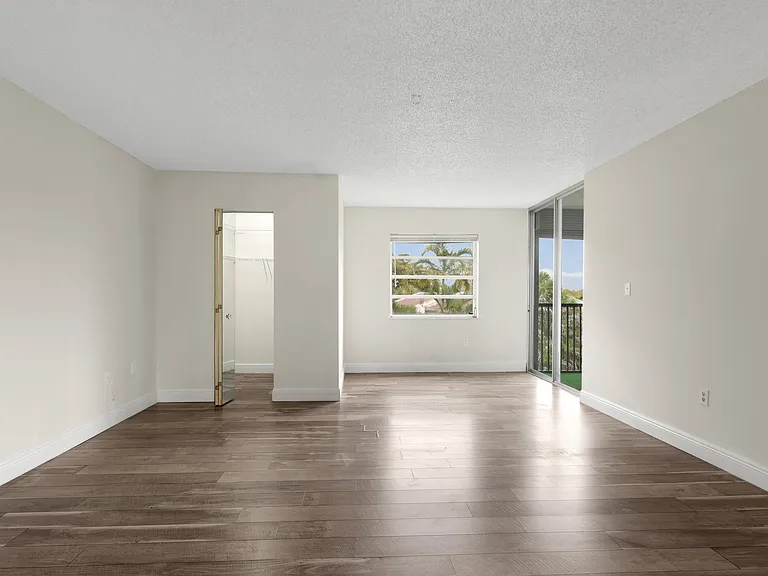 3940 Inverrary Blvd #404-A — Photo 14