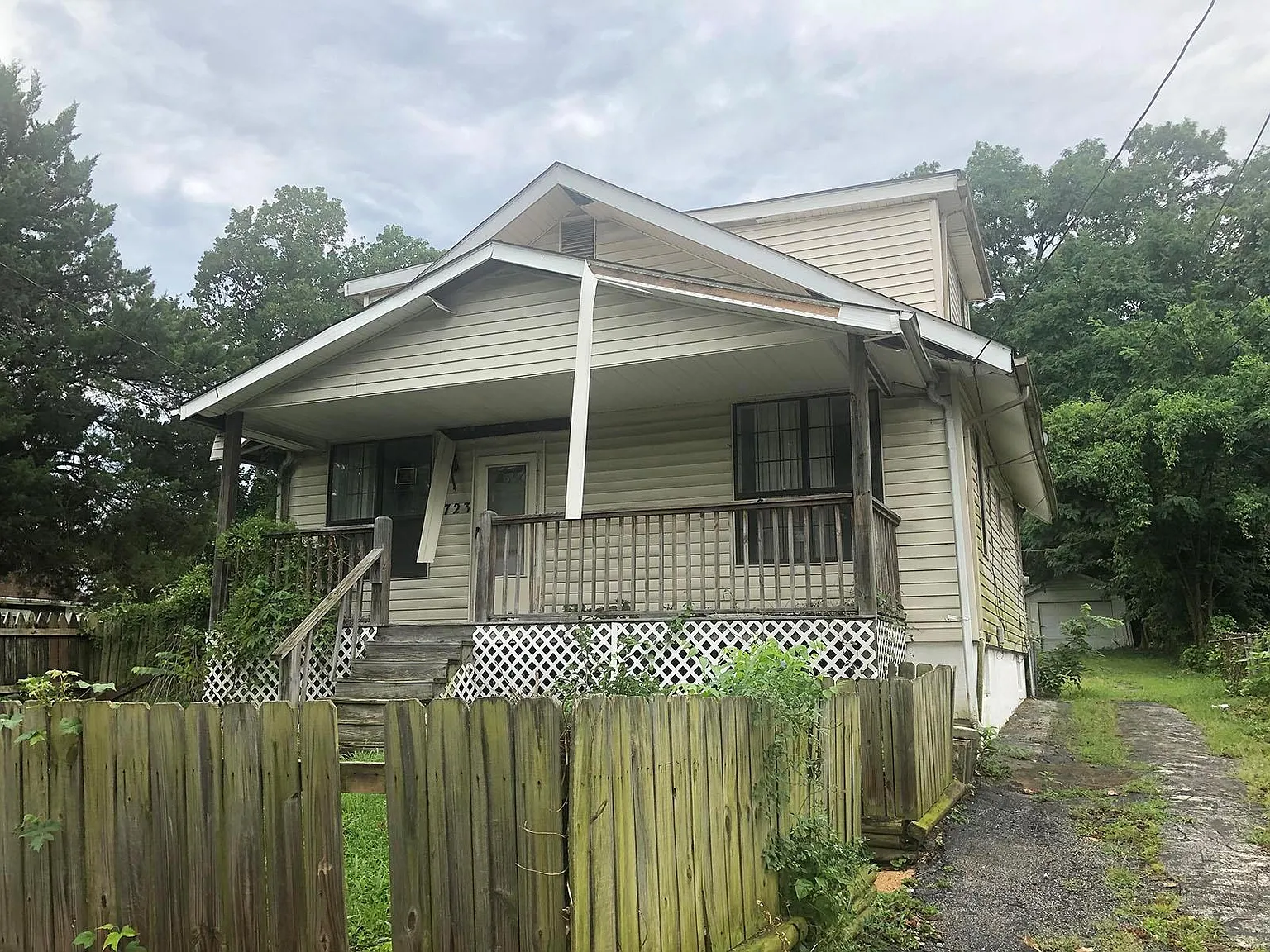 2723 Old Hanley Rd photo 1