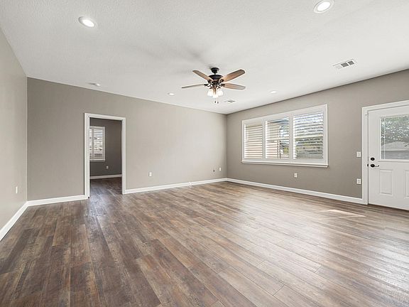 4th image of 4805 Louis Ave