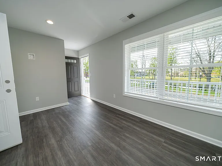 139 Main St #2 — Photo 8