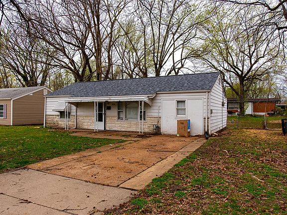 3rd image of 9721 Dennis Dr