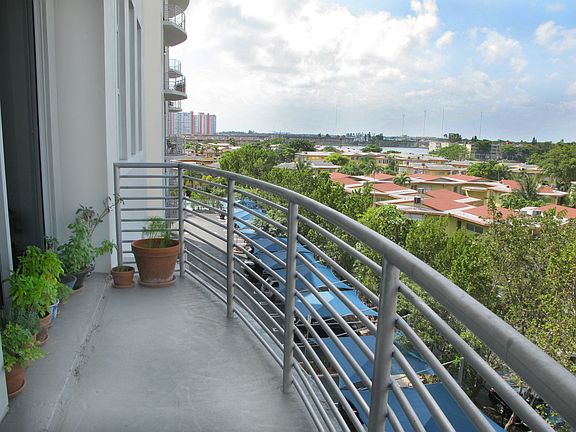 3rd image of 1791 Miami Gardens Dr #E402
