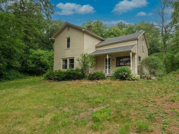 936 W Happy Holw, Janesville, WI 53546
