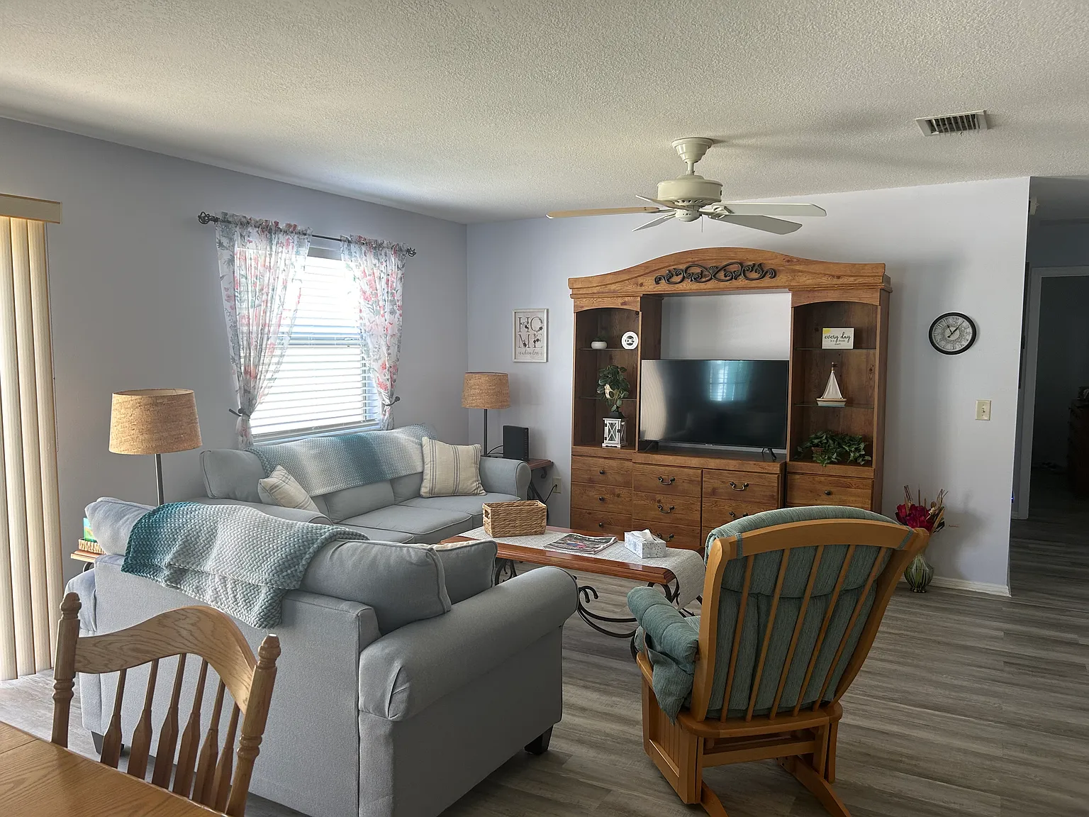 2 bed, 1156 sqft, $2,400 — Photo 4