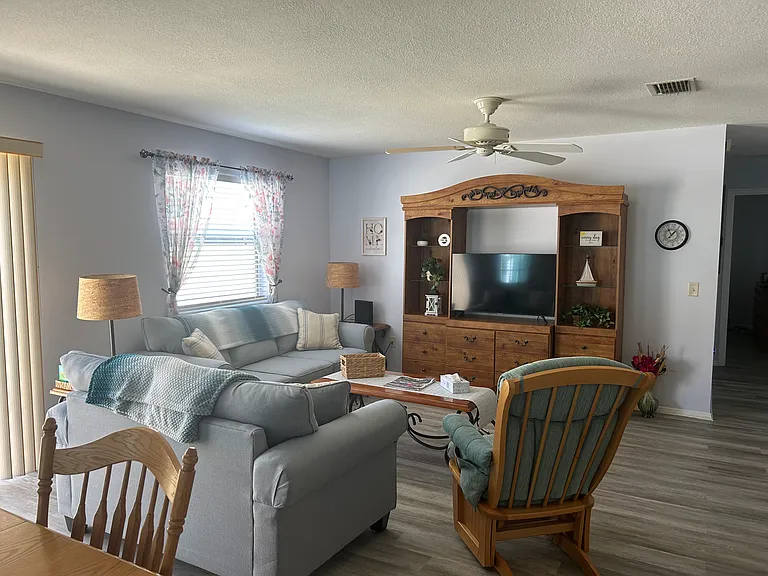 1235 Jonesville Ter — Photo 4