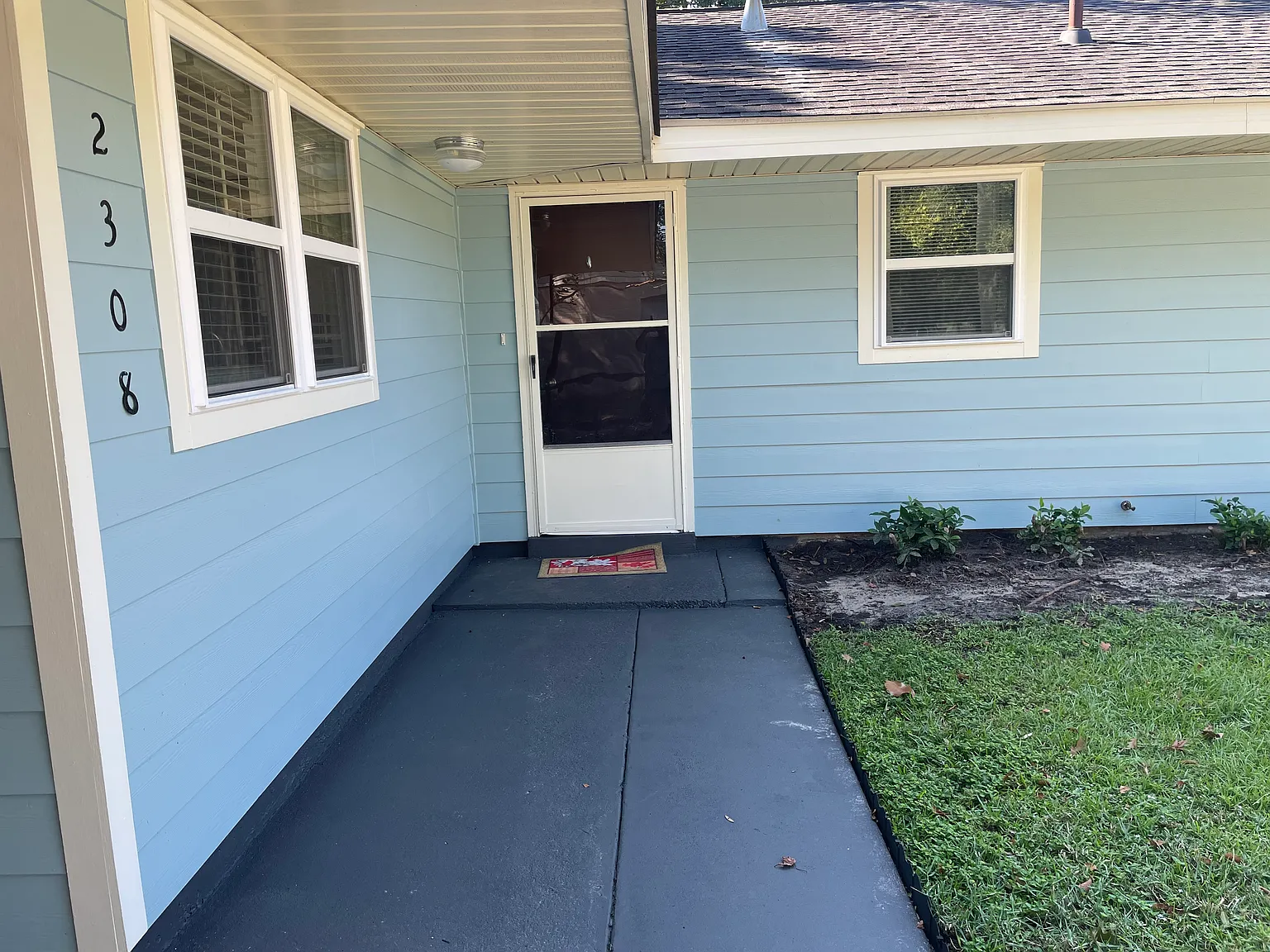 3 bed, 1.5 bath, 1378 sqft, $1,600 — Photo 2