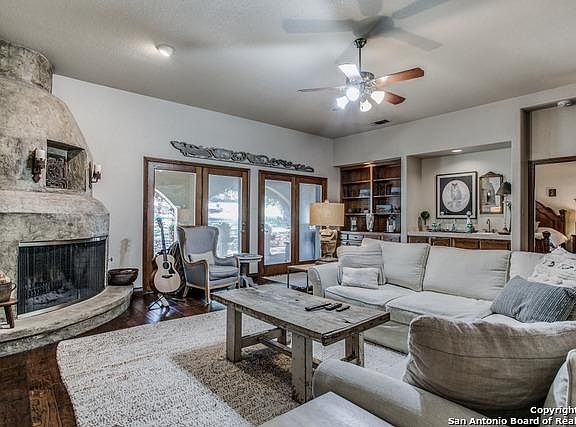 5th image of 2251 Estate View Dr