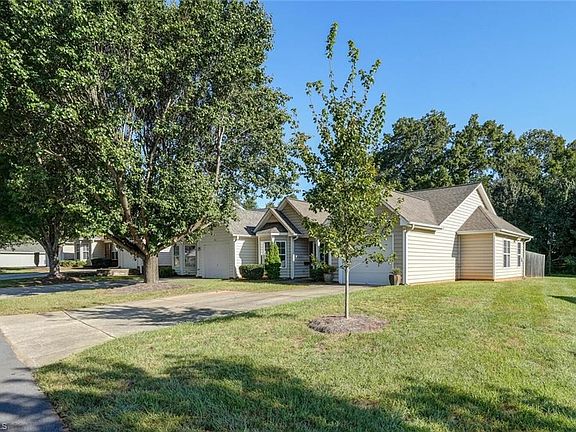 2nd image of 90 Mansfield Cir