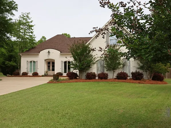 110 Meadow Park Dr, Canton, MS 39046