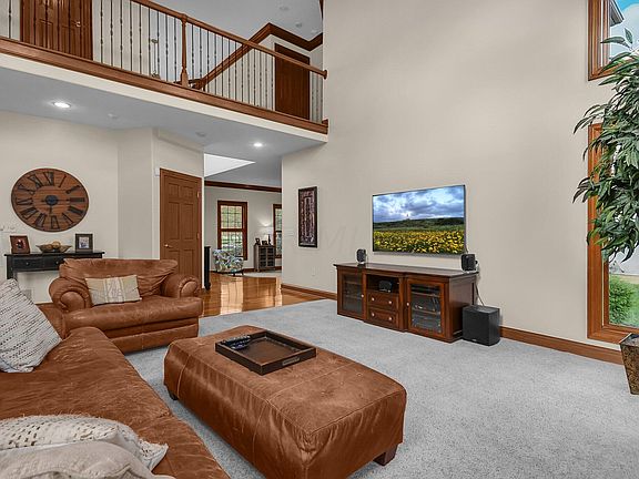 3rd image of 8539 Winding Creek Way