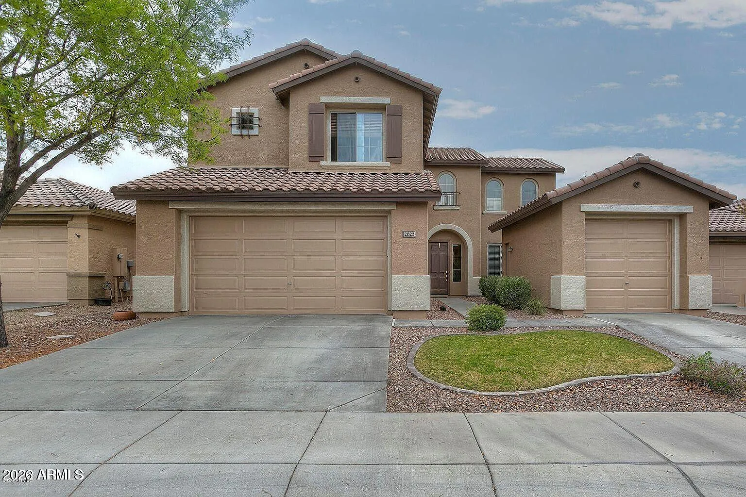 4 bed, 2.5 bath, 2575 sqft, $2,895 — Photo 1