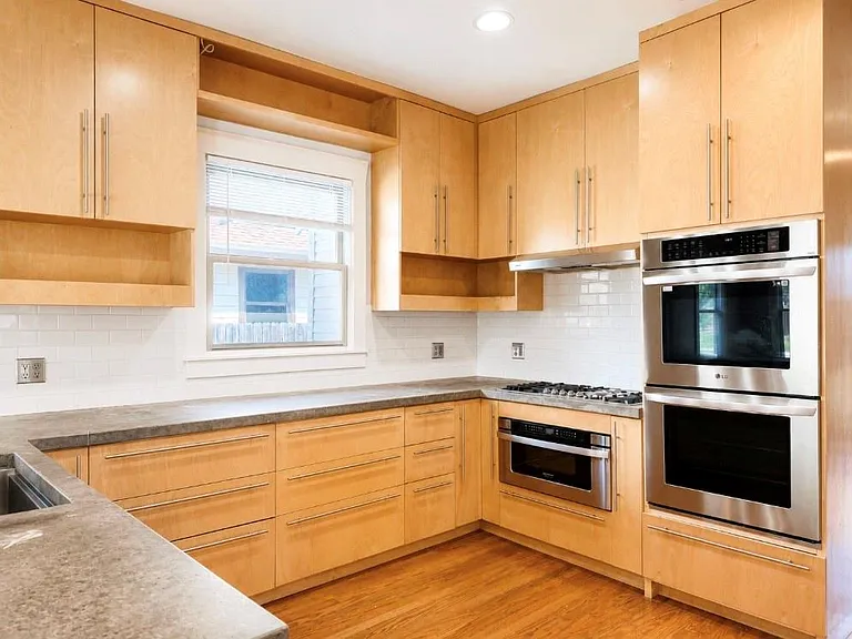4530 Walker St — Photo 3