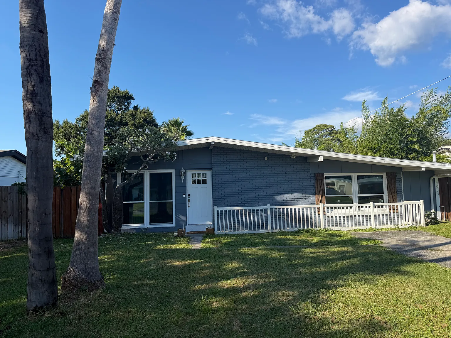 3 bed, 1222 sqft, $3,950 — Photo 3