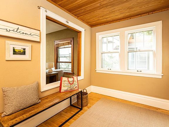 4th image of 4027 27th Ave S