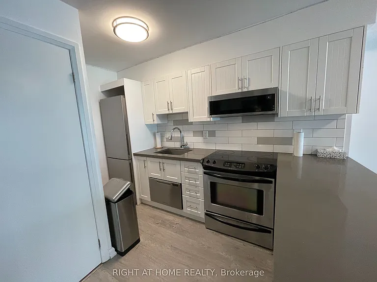 111 Elizabeth St #602 — Photo 11