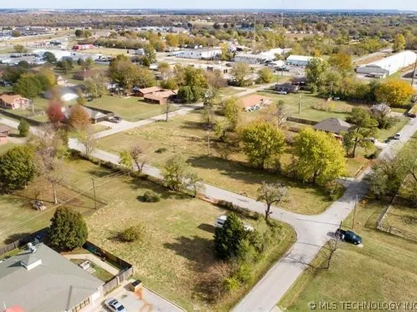 E 32nd St, Tulsa, OK 74110