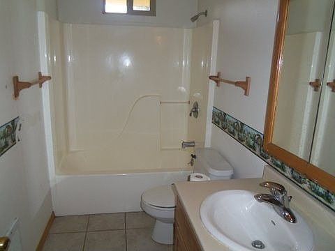 3rd image of 191 Parker Ln
