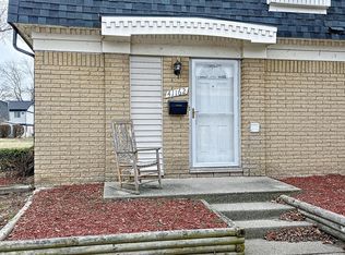 41162 N Woodbury Green Dr, Belleville, MI 48111