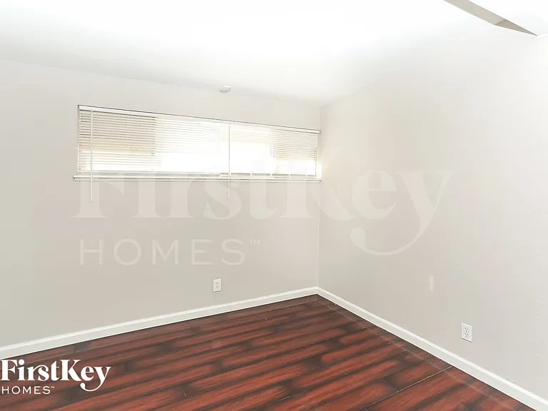 6237 Rassler Ave — Photo 12